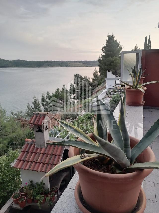 Vrhunska lokacija, Posedarje, kuća prvi red do plaže i mora