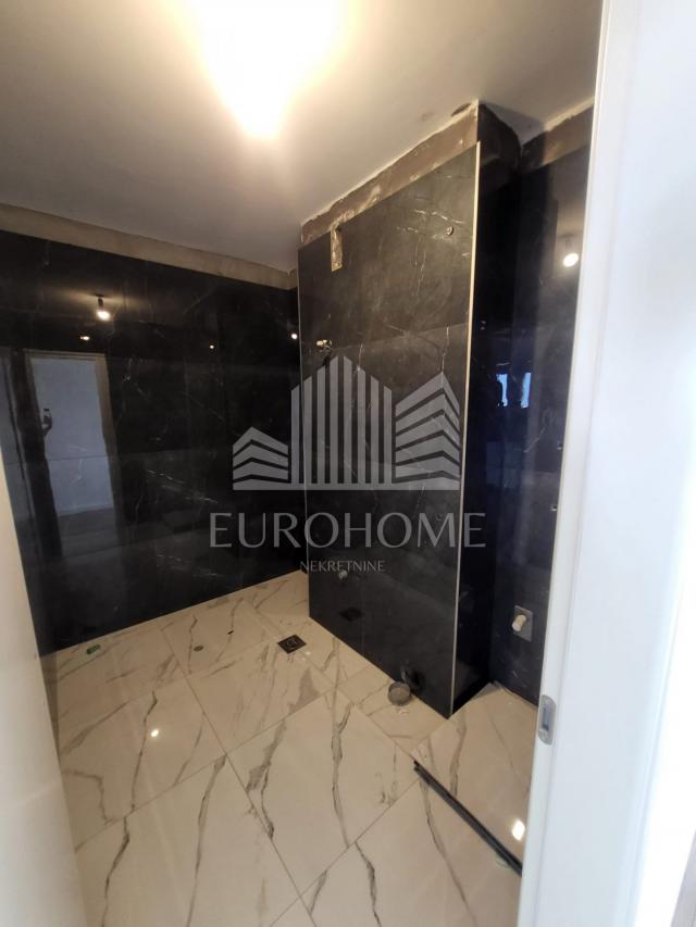 Zadar, Bulevar, kompletno renoviran stan, 99m2, 2575€/m2 - 