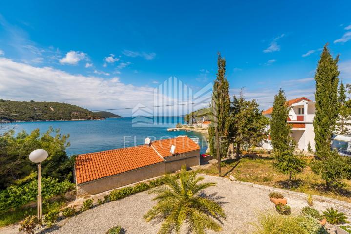 Prekrasna villa uz more, 165 m2, Dugi otok, Savar