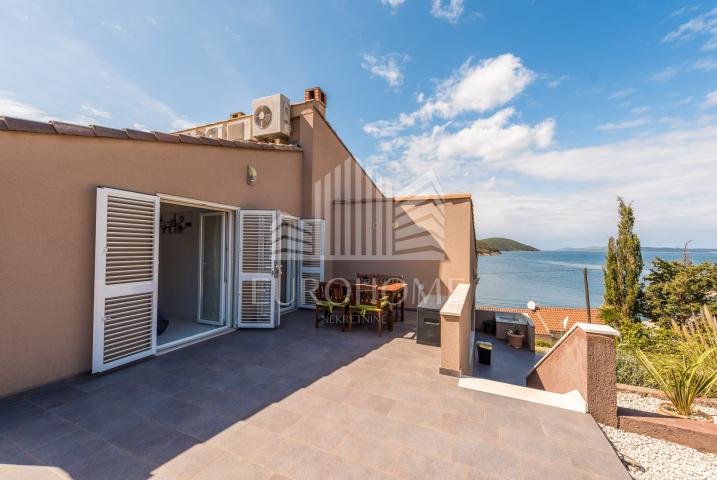 Prekrasna villa uz more, 165 m2, Dugi otok, Savar