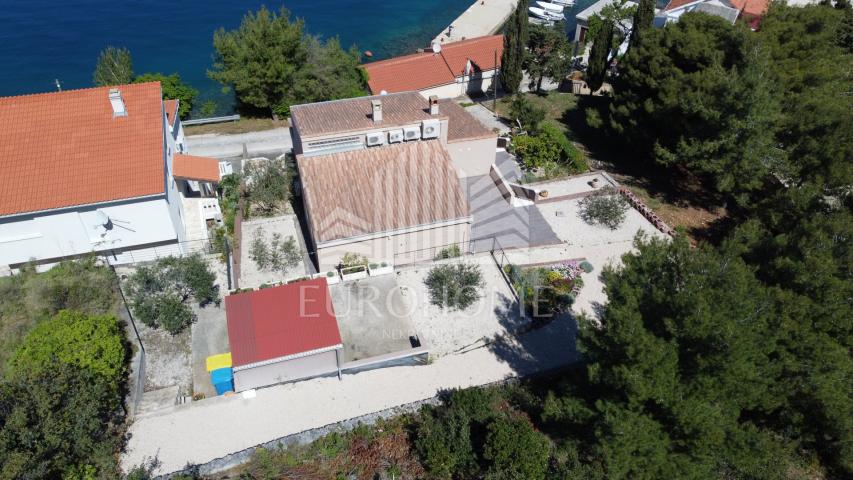 Prekrasna villa uz more, 165 m2, Dugi otok, Savar