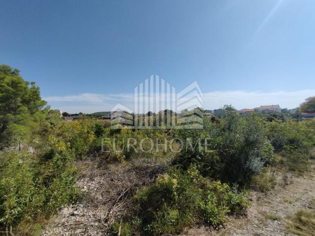 Land Pirovac, 2.140m2