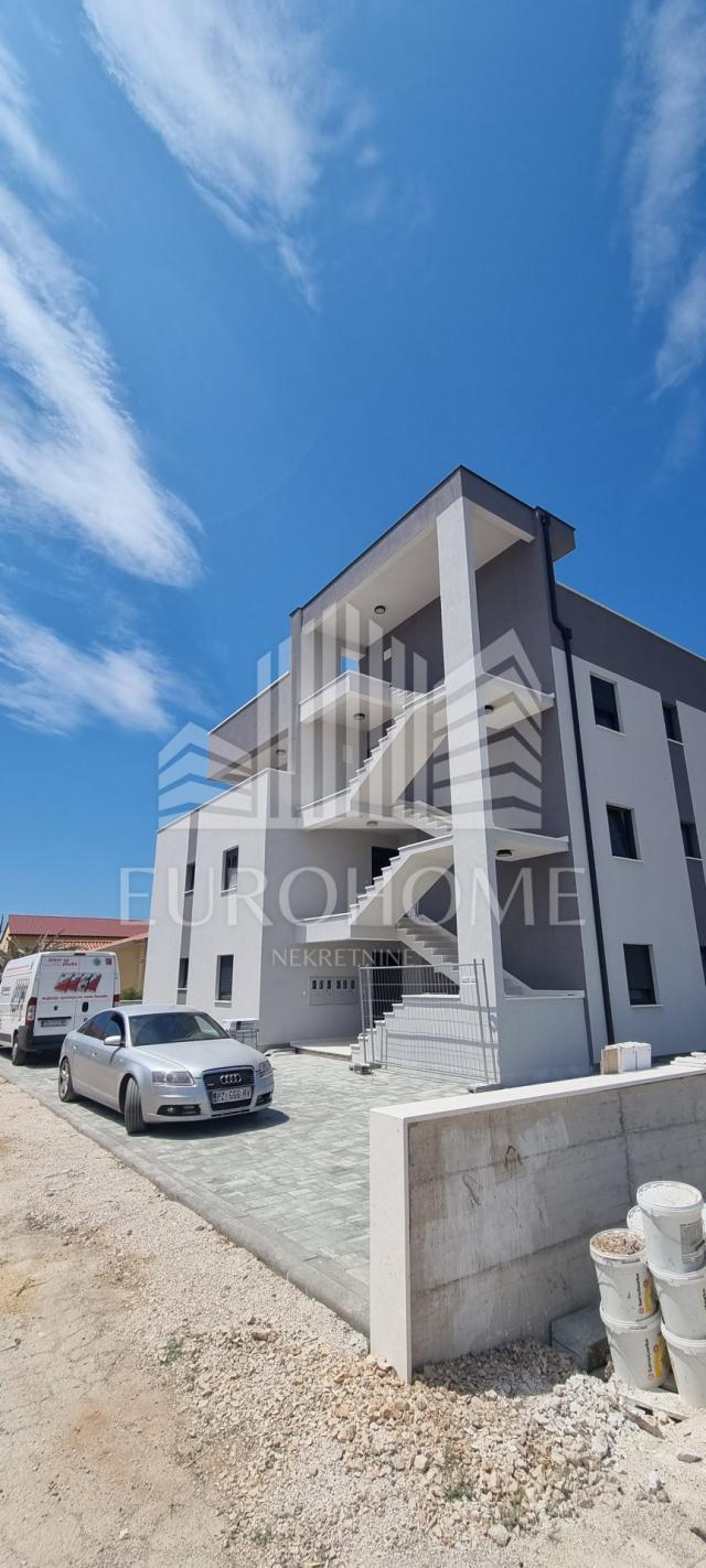 Zadar, Privlaka luksuzni trosobni penthouse s bazenom