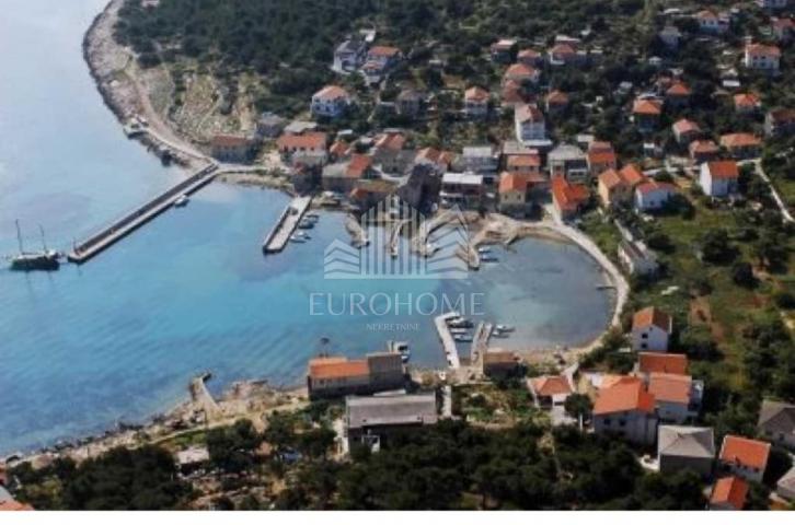 Otok Vrgada, kuća prvi red do mora, 235m2