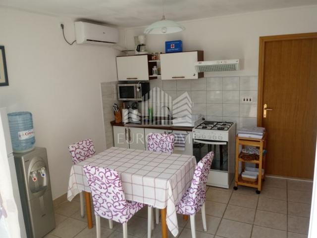 Privlaka, Sabunike, kuća s 2 apartmana 100 m2