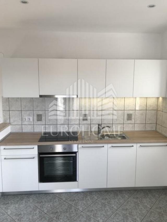 Pag, Povljana, dvosobni apartman 45 m2 45 m od mora