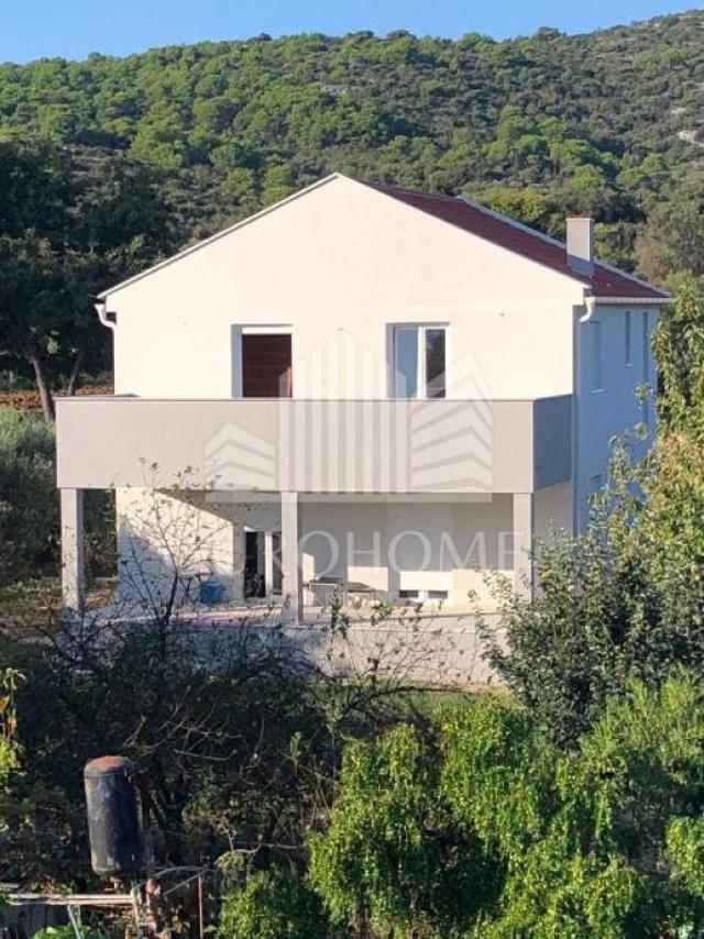 ROH-BAU Kuća, Tkon, otok Pašman, 135 m2