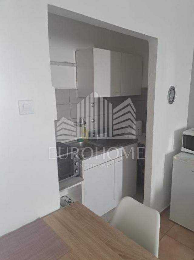 TOP LOKACIJA, garsonjera 30 m2, Branimirova obala