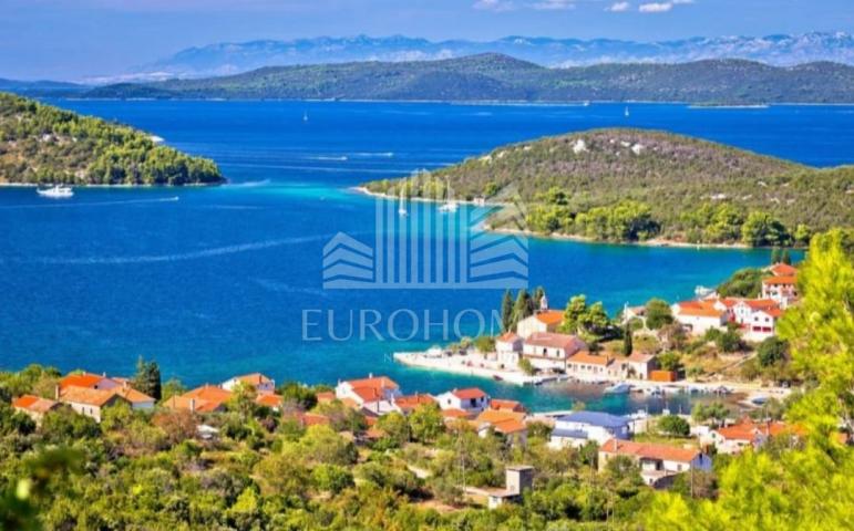 Luka, Dugi otok, građ. zemljište 150m od mora, 100€/m2