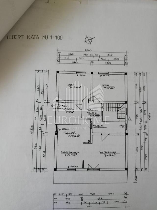 Kuća sa dva stana svaki 100 m2, okućnica 700 m2, Klara