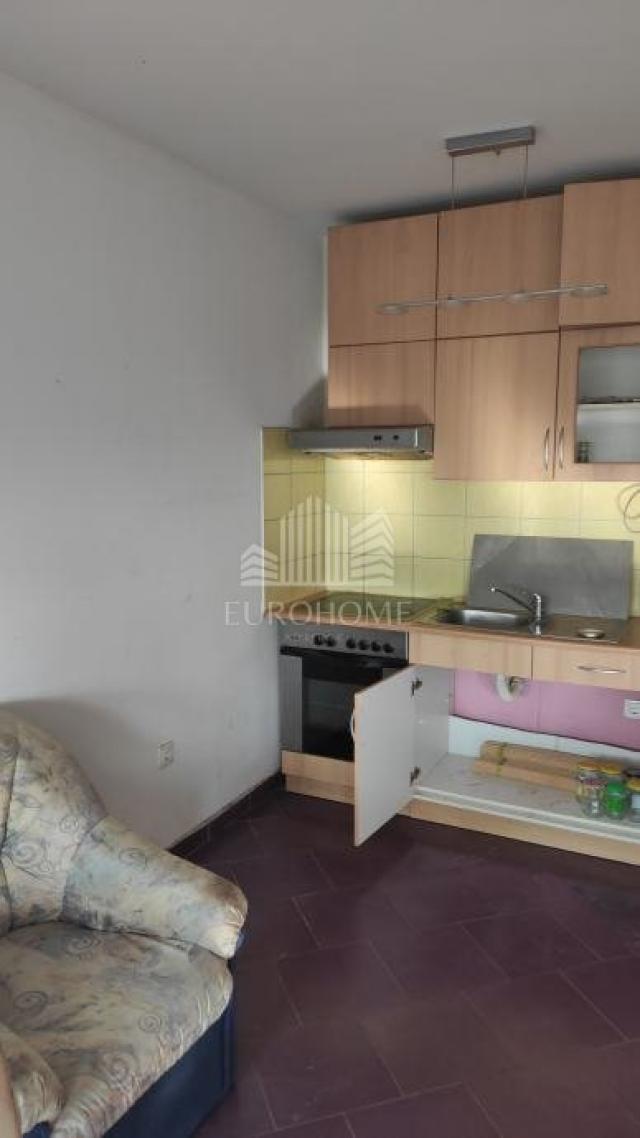 Petrčane, 1S+DB apartman + parking + krovna terasa