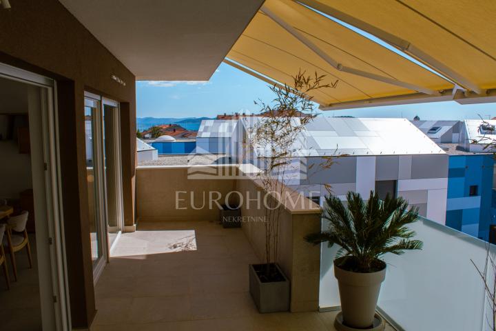 ŠIBENIK-VODICE Luksuzni Dvoetažni Penthouse 229. 24m2