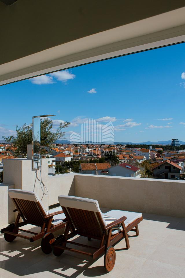 ŠIBENIK-VODICE Luksuzni Dvoetažni Penthouse 229. 24m2