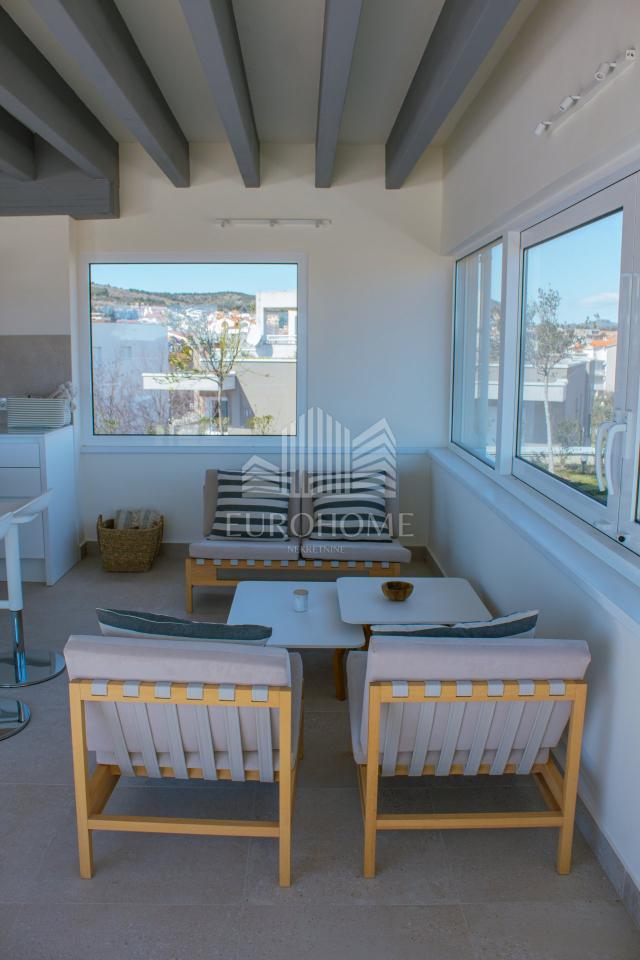 ŠIBENIK-VODICE Luksuzni Dvoetažni Penthouse 229. 24m2