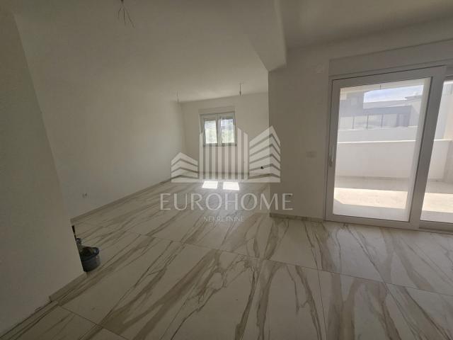 Plovanija, novogradnja, odmah useljivo, 91m2+garaža+PM, 2700€/m2