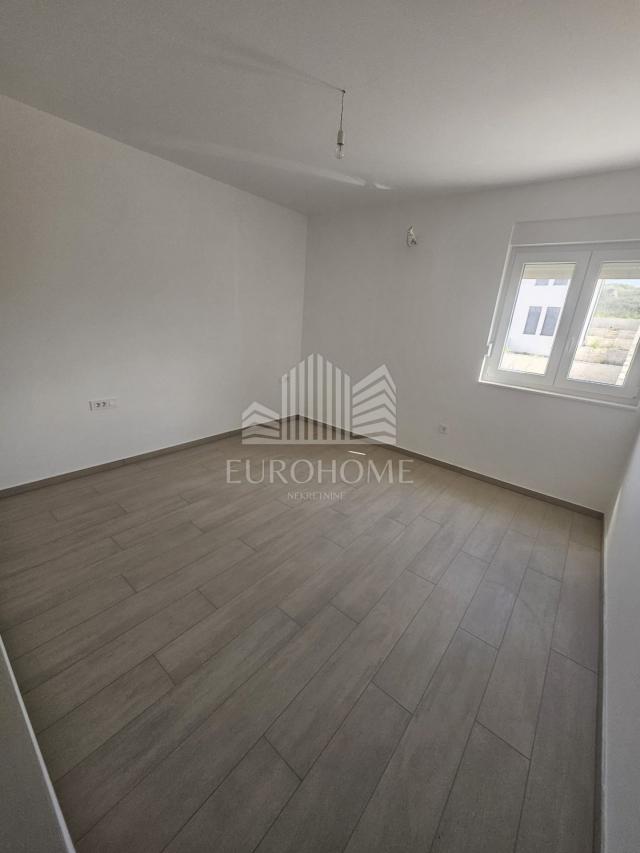 Plovanija, novogradnja, odmah useljivo, 91m2+garaža+PM, 2700€/m2