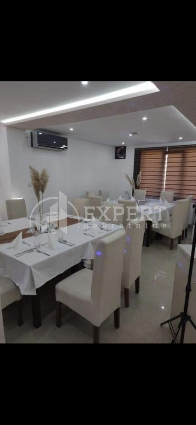 Izdaje se poslovni objekat - restoran/prenoćište, 430m2, plac 1881m2, Prosek