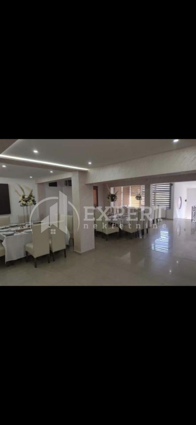 Izdaje se poslovni objekat - restoran/prenoćište, 430m2, plac 1881m2, Prosek