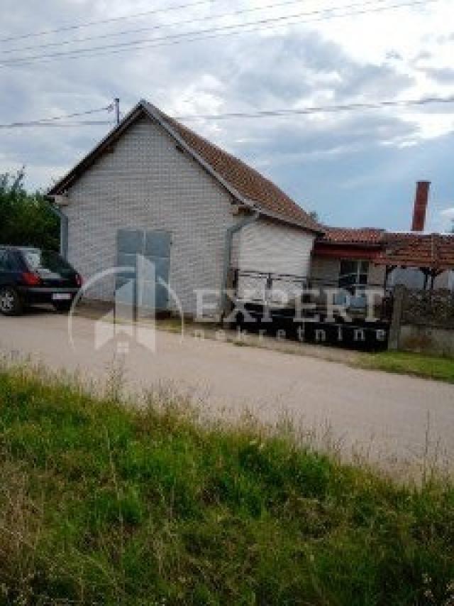 Stambeno poslovni prostor, Vrtište, 380m2, 32a placa