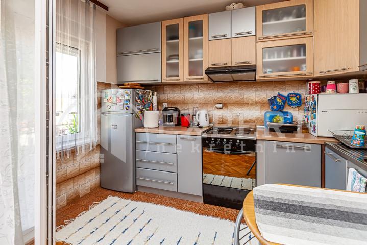 KUĆA NA BUBNJU, kod hotela Tami Residence, dvorište 118m2, 186m2