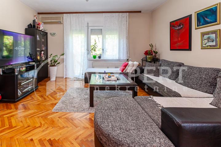 KUĆA NA BUBNJU, kod hotela Tami Residence, dvorište 118m2, 186m2