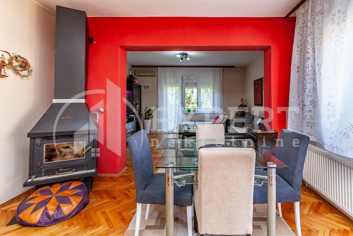 KUĆA NA BUBNJU, kod hotela Tami Residence, dvorište 118m2, 186m2