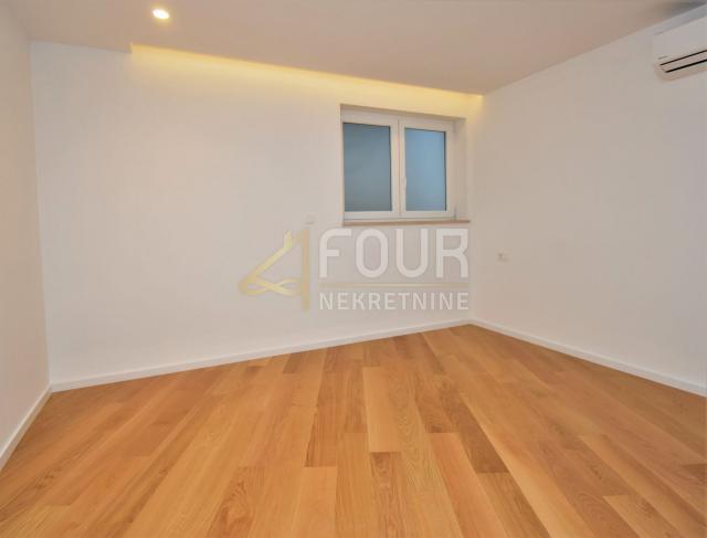 Flat Opatija - Centar, Opatija, 130,25m2