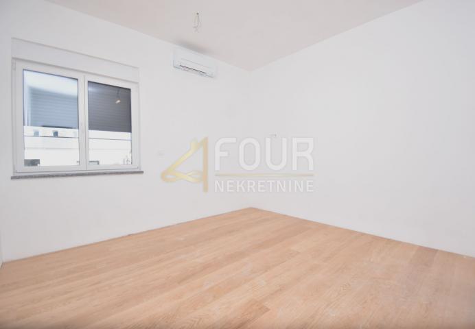 Istra, Banjole, novogradnja, 115m2, 3s+db, penthouse, lođa