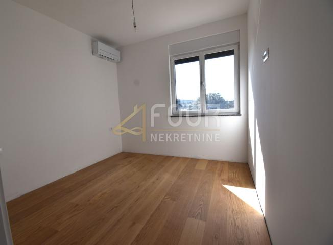 Istra, Banjole, novogradnja, penthouse, 2s+db, lođa