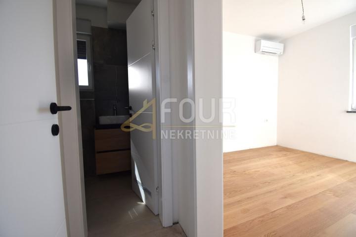 Istra, Banjole, novogradnja, penthouse, 2s+db, lođa