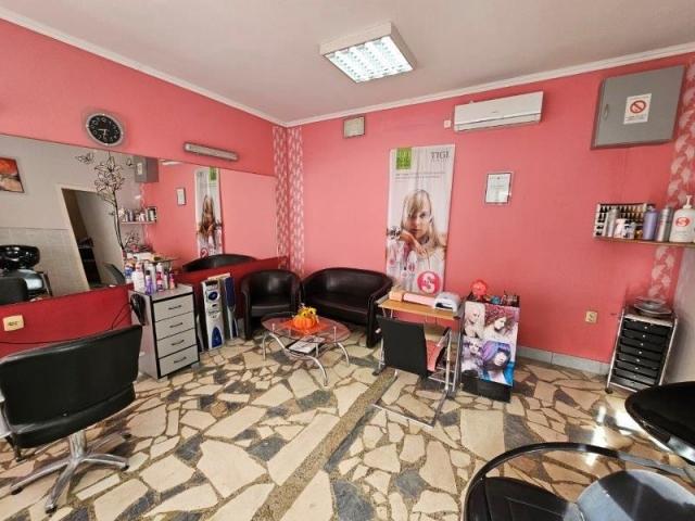 Izdaje se Frizerski salon 35 m2, Velika Župa, Prijepolje