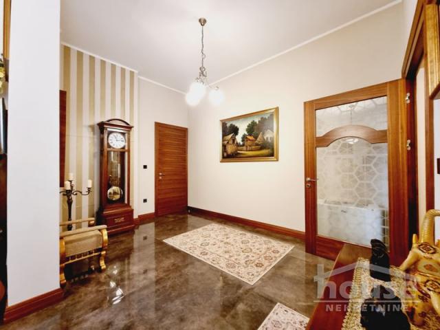 Kuća PETROVARADIN, CENTAR, kv: 315, € 720000, ID: 3045488