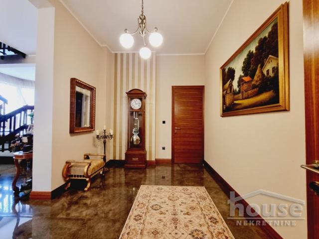 Kuća PETROVARADIN, CENTAR, kv: 315, € 720000, ID: 3045488