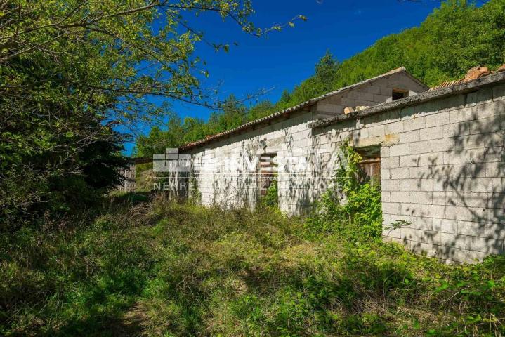 Gračišće okolica, Samostojeća kuća sa okućnicom i bajkovitim pogledom!