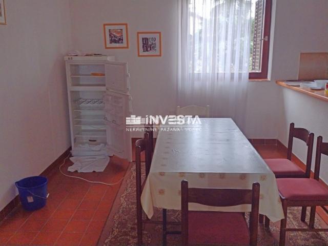 Poreč okolica, Samostojeća kuća sa 3 stambene jedinice, 330 m2