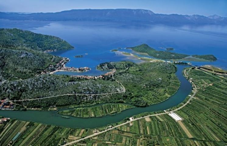 Kuća na jezeru, 134 m2, Slivno, Mala Neretva, Vez za brod, Parking