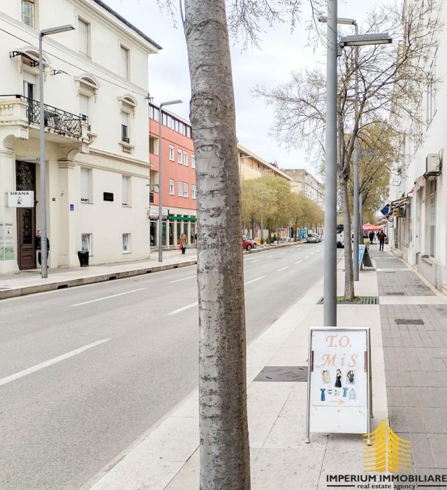 Centar grada, poslovni prostor uz visokofrekventnu cestu, Zadar 