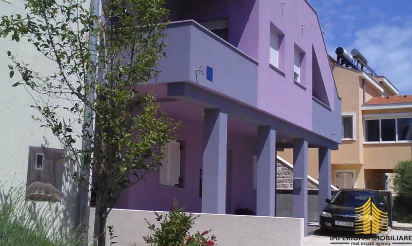 Apartmanska samostojeća kuća, 80m od mora, Privlaka/Nin