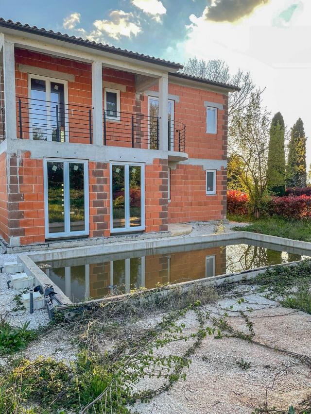 Istarska, Barban, Vila s bazenom, 216 m2 + 752 m2 okućnice