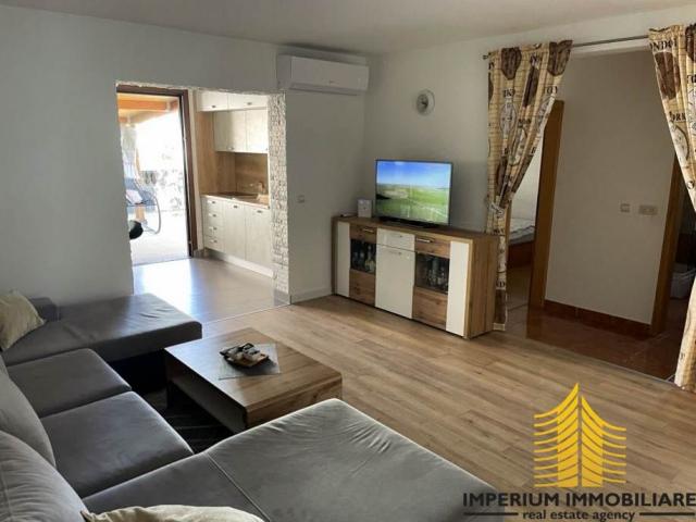 Apartman u prizemlju s 400m2 okućnice, Krk - Malinska, prodaja