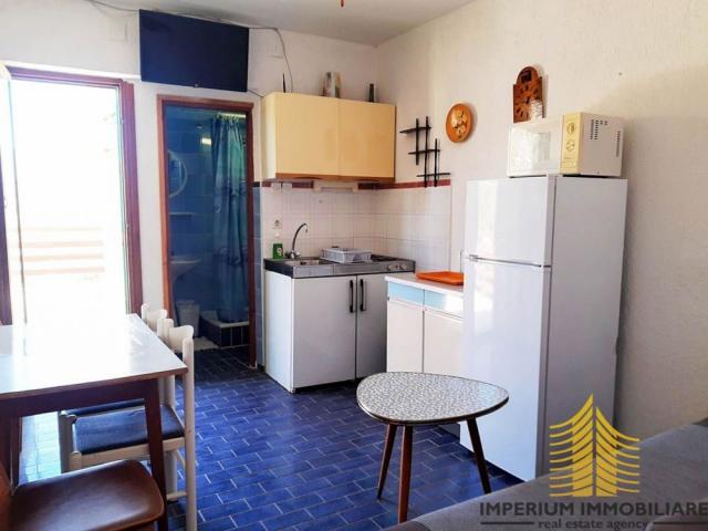 Kuća 180m2, Pag, 5 apartmana 