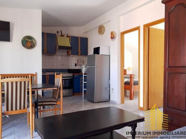 Kuća 180m2, Pag, 5 apartmana 