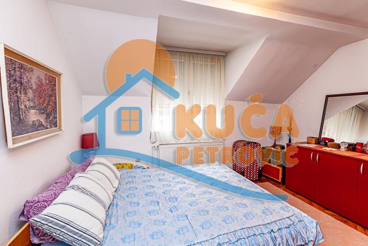 Kuća u Durlanu, 210m2, odlična lokacija