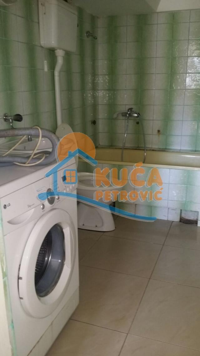 Apartmanska kuća  311m2, 5. 24a, Pantelej