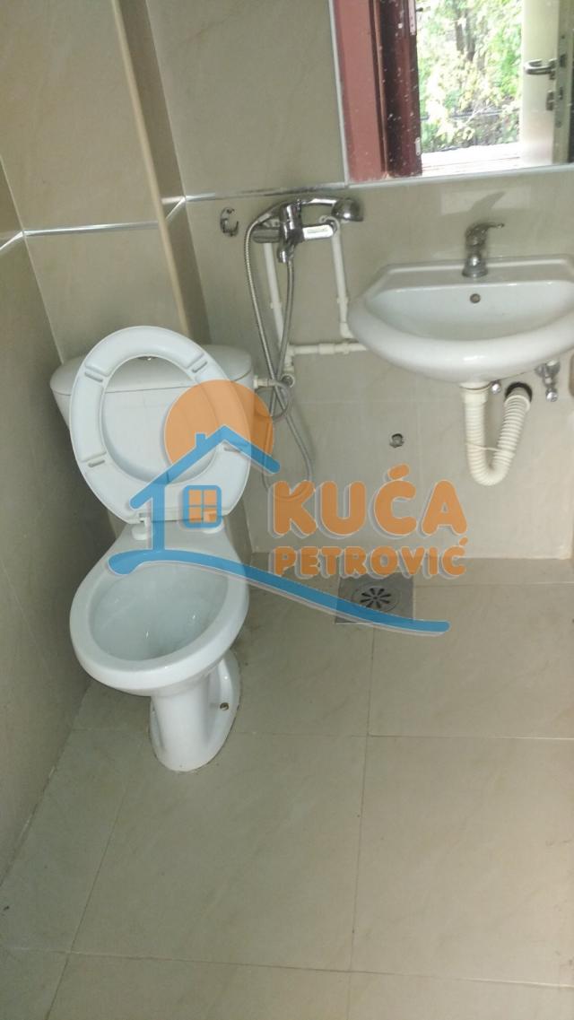 Apartmanska kuća  311m2, 5. 24a, Pantelej