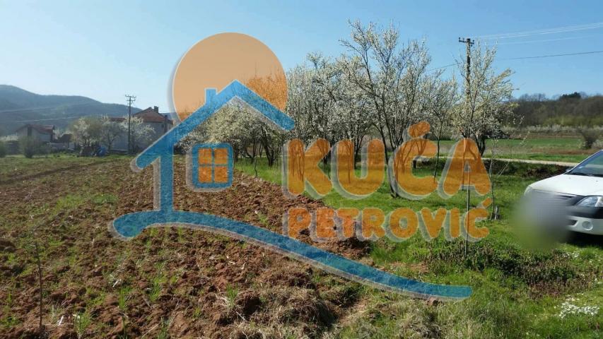 Porodična kuća, na placu od 24a, 121m2, Gadžin Han