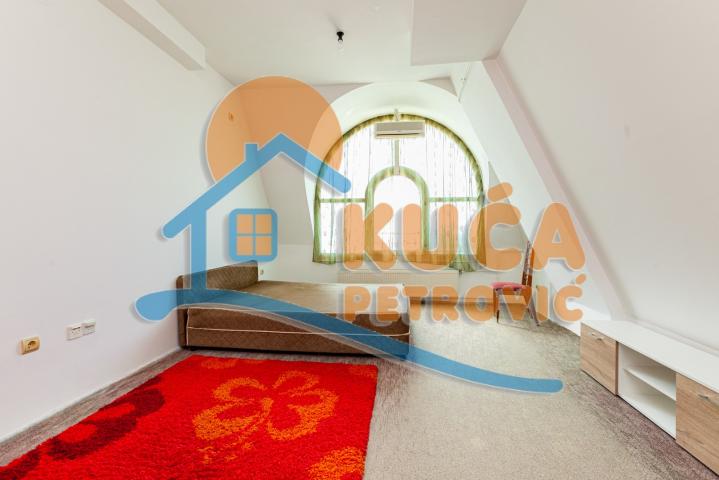 Stan apartman u strogom centru, 57 m2