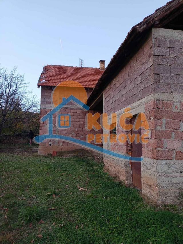 Kuća, s. Azbresnica, Merošina, 130 m2