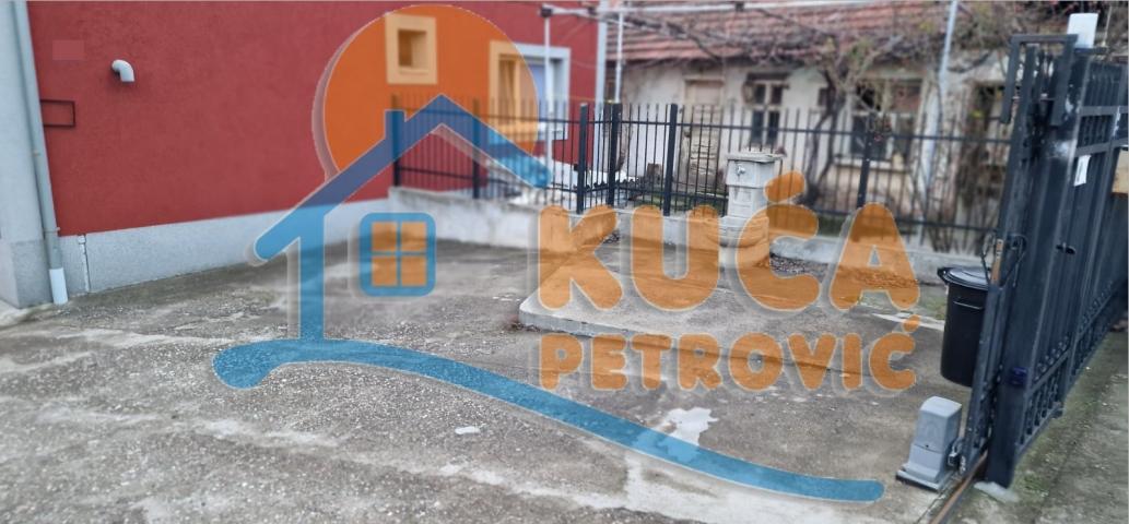 Odlična porodična kuća, 195m2, pr+1+pk, plac 3. 53ara, Branko Bjegović