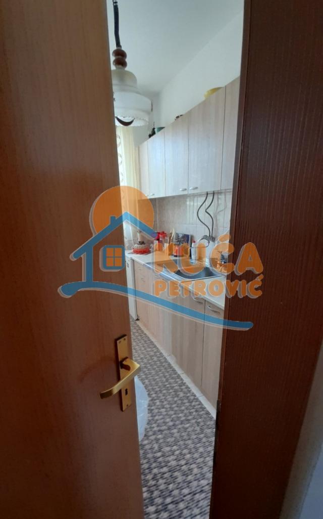 Lepa, novija kuća, 130 m2, plac  698 m2, na ravnom delu  Mramorskog  brda